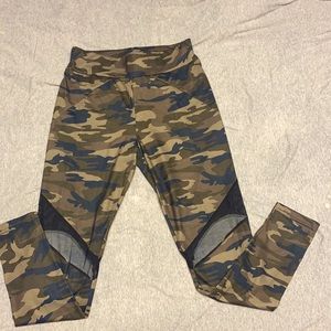 Camo leggings